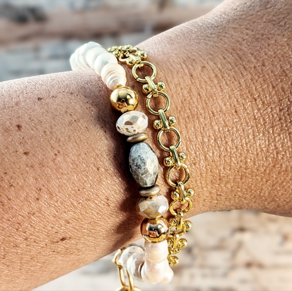 White & Gold Etched Crystal & Glass Beads In Two Strand Bracelet - Picture 5 of 7